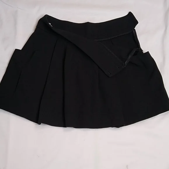 Original Lacoste pleaded Miniskirt NWOT 6 - Picture 6 of 12